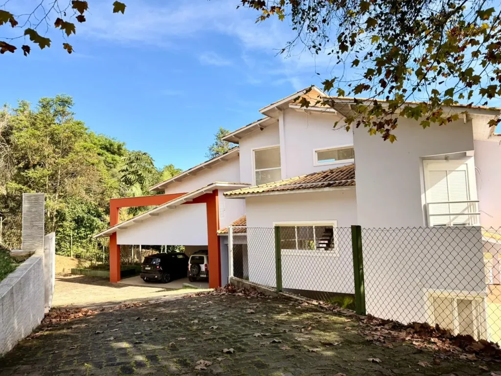 CASA DE ALTO PADRÃO À VENDA NO CONDOMÍNIO QUÉBEC VILLE – SÃO ROQUE/SP