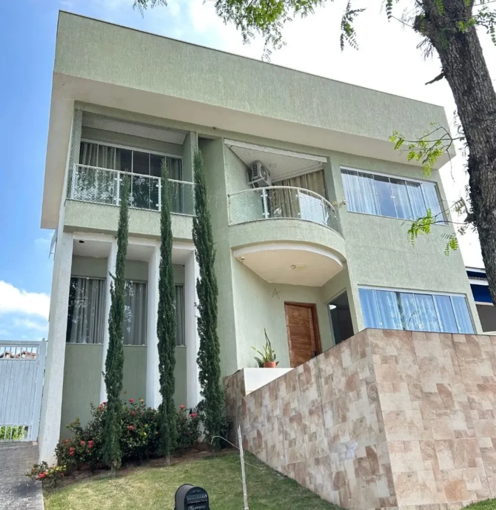 CASA DE ALTO PADRÃO EM CONDOMÍNIO NO ALTO DA SERRA À VENDA